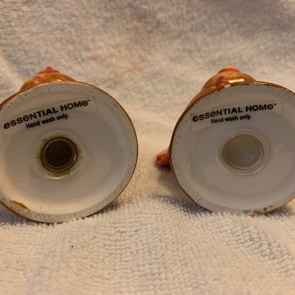 Cute Pair of Turkeys - Salt & Pepper Shakers - Ceramic - Picture 4 of 5